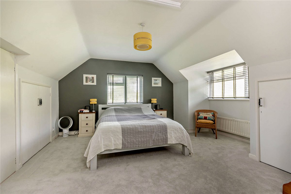 4 bedroom house, Bucklebury Alley, Cold Ash RG18 - Available