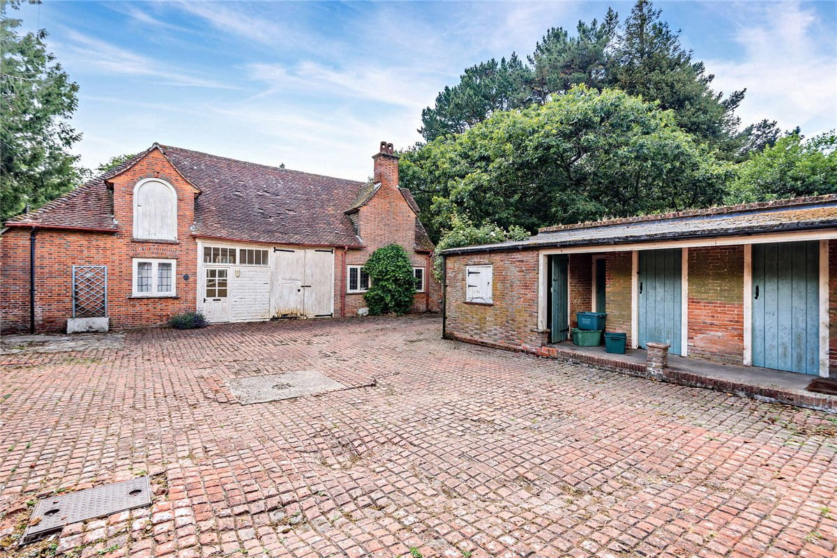 7 bedroom house, Burys Bank Road, Greenham RG19 - Sold STC