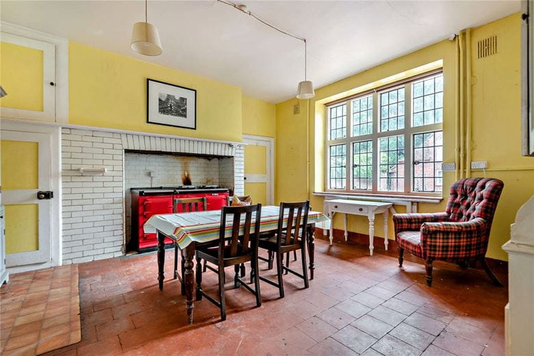 7 bedroom house, Burys Bank Road, Greenham RG19 - Available