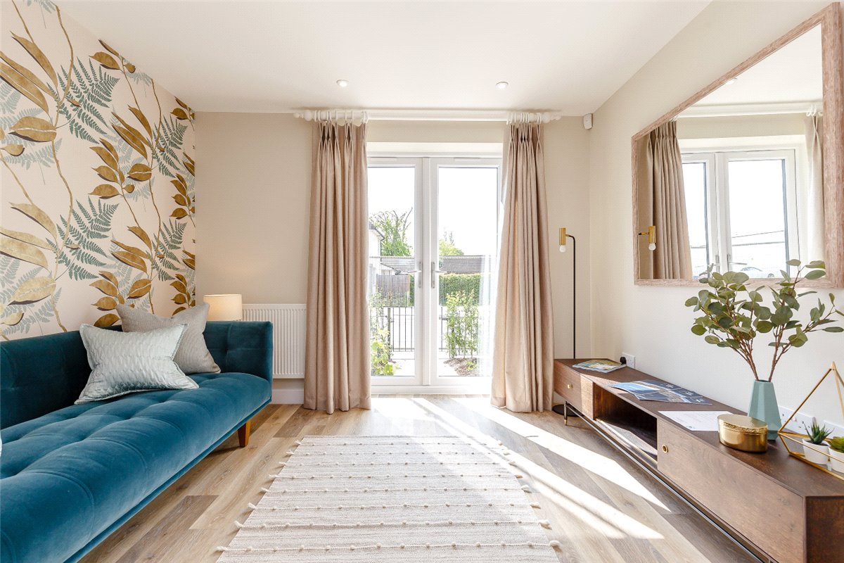 2 bedroom flat, Steel Close, Newbury RG14 - Available