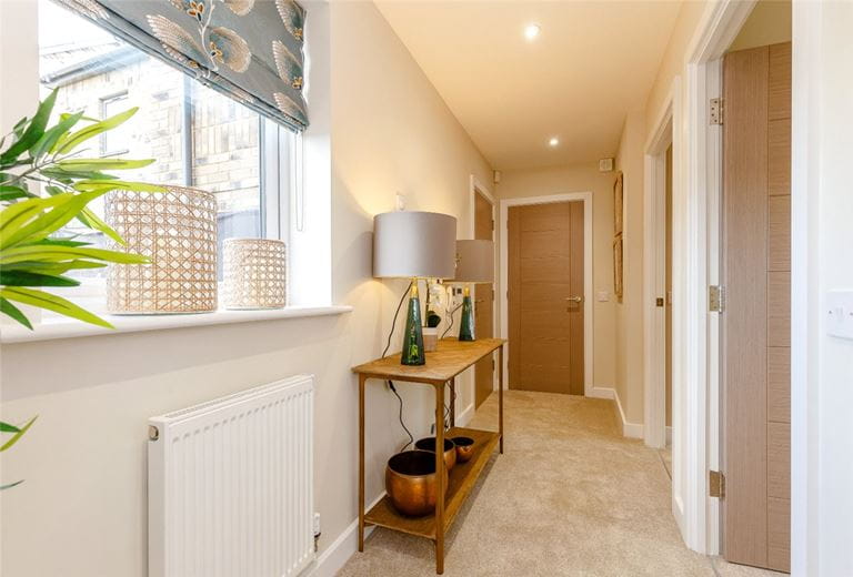 2 bedroom flat, Steel Close, Newbury RG14 - Available