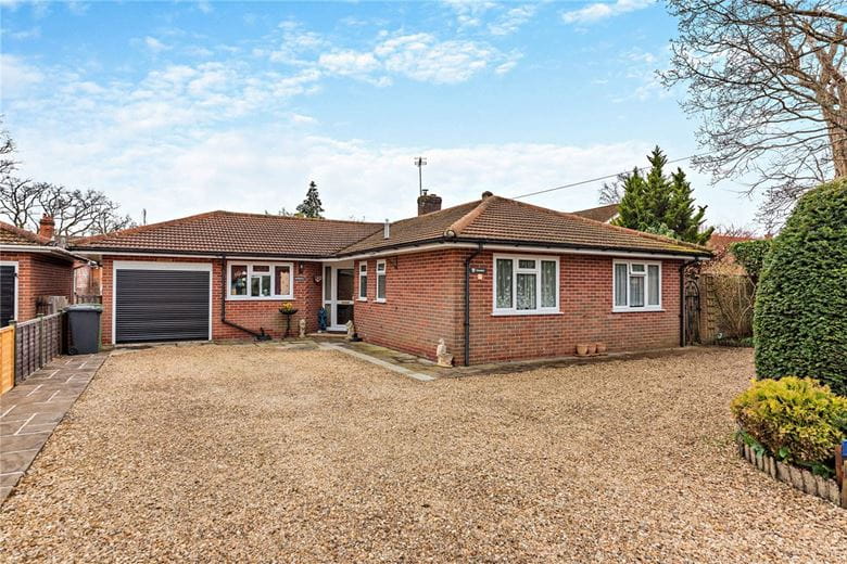 3 bedroom bungalow, Broadlayings, Woolton Hill RG20 - Sold STC