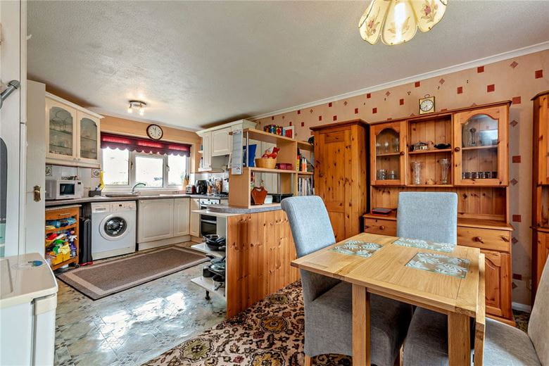 3 bedroom bungalow, Broadlayings, Woolton Hill RG20 - Sold STC