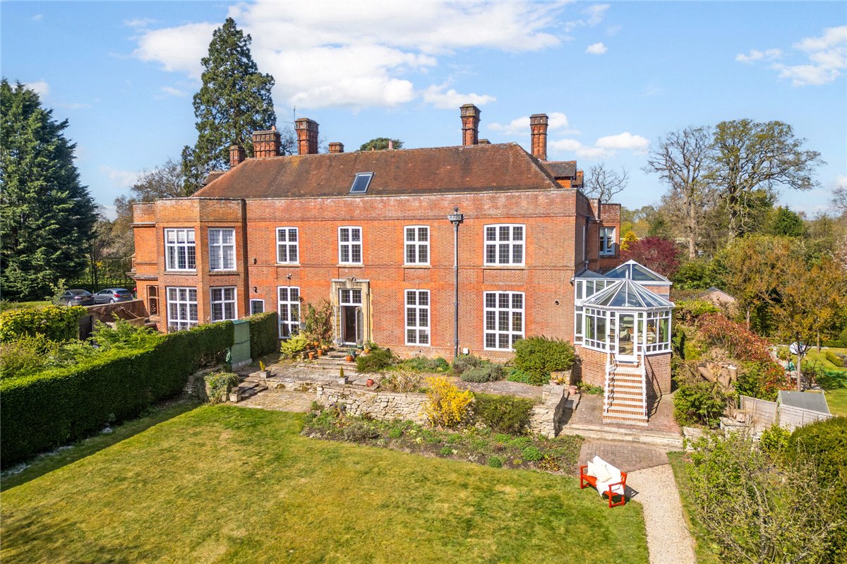 5 bedroom house, Stockcross, Newbury RG20 - Available