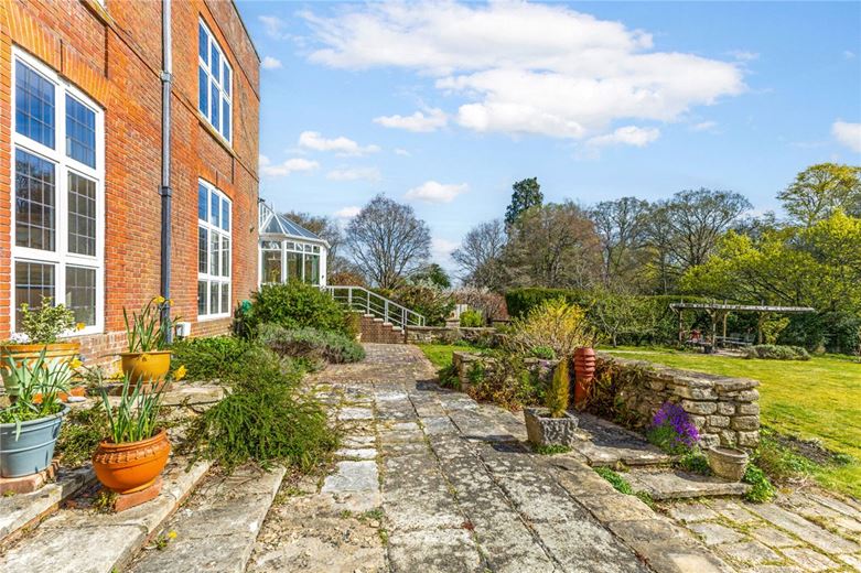 5 bedroom house, Stockcross, Newbury RG20 - Available