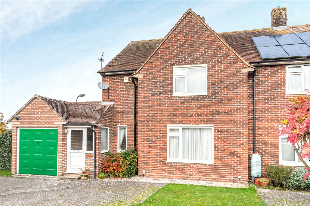 House for sale in Newbury, Henshaw Crescent, RG14 Newbury NEW210305