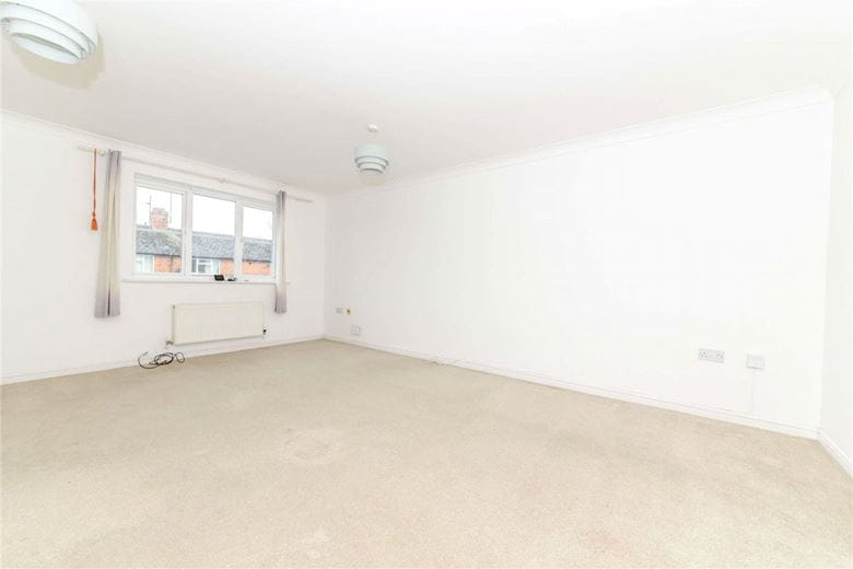 2 bedroom flat, St. Michaels Road, Newbury RG14 - Available