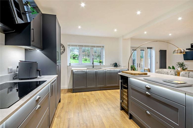 4 bedroom house, Crookham Hill, Crookham Common RG19 - Available