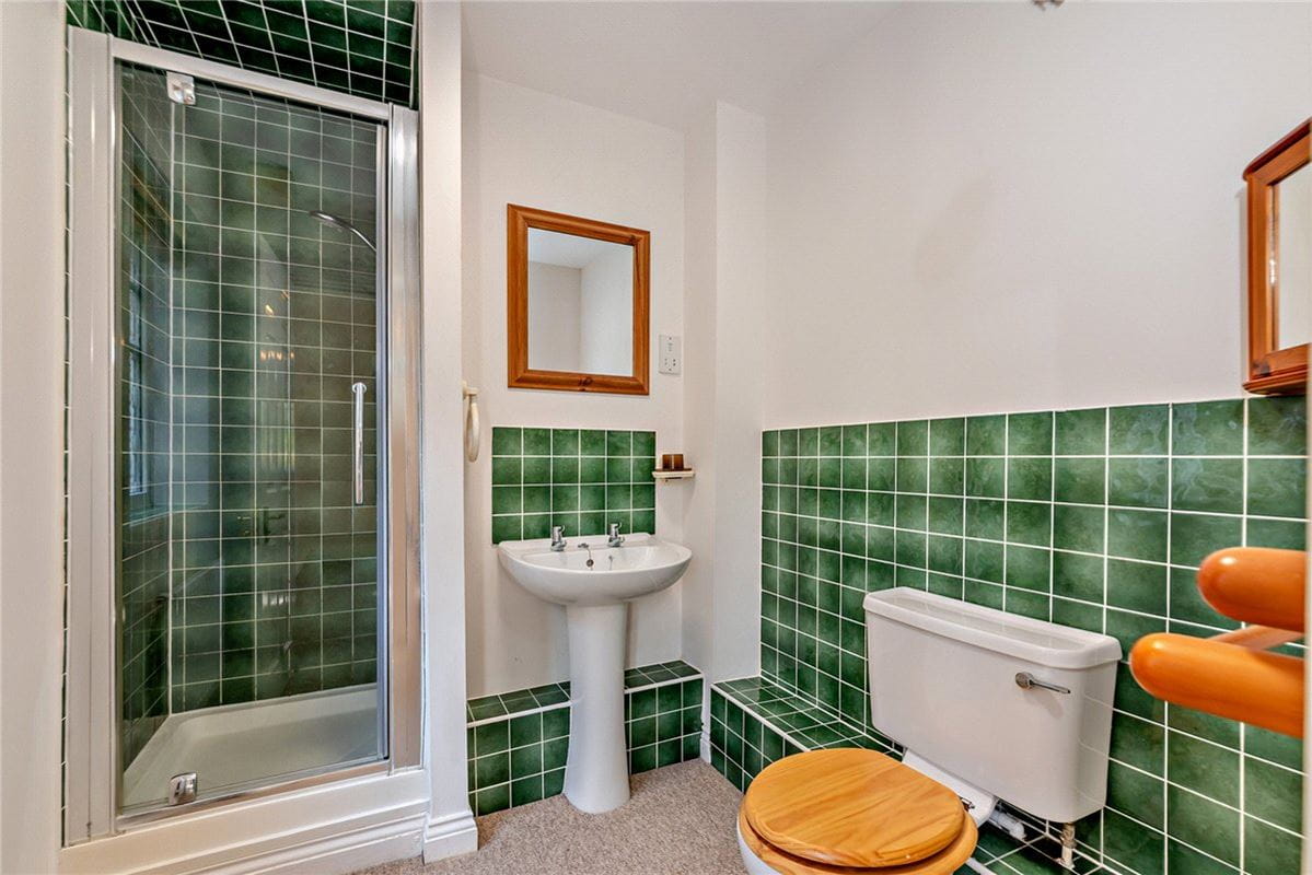 2 bedroom flat, Newtown Road, Newbury RG14 - Available