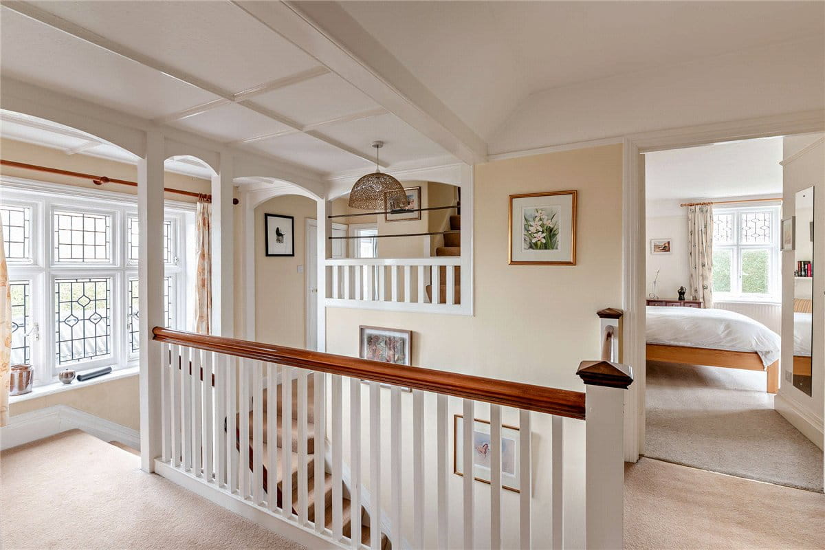 5 bedroom house, Andover Road, Newbury RG14 - Available