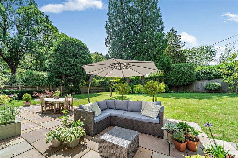 5 bedroom house, Yattendon Road, Hermitage RG18 - Available