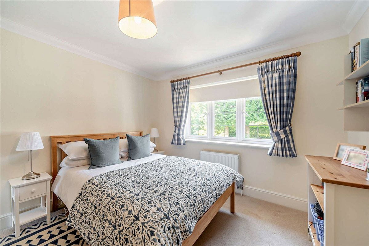 5 bedroom house, Yattendon Road, Hermitage RG18 - Available