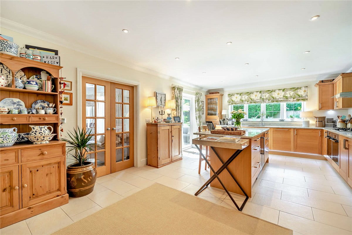 5 bedroom house, Yattendon Road, Hermitage RG18 - Available