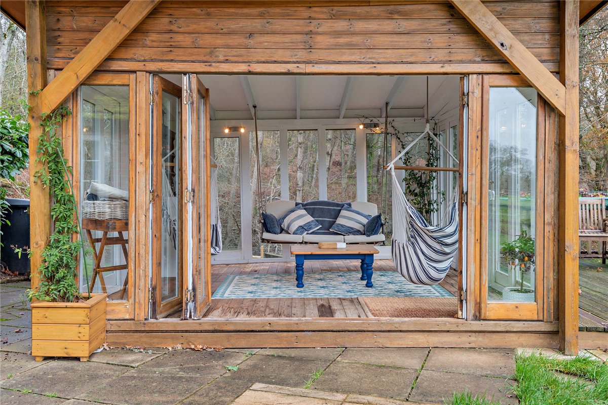 5 bedroom house, Crookham Common, Thatcham RG19 - Available