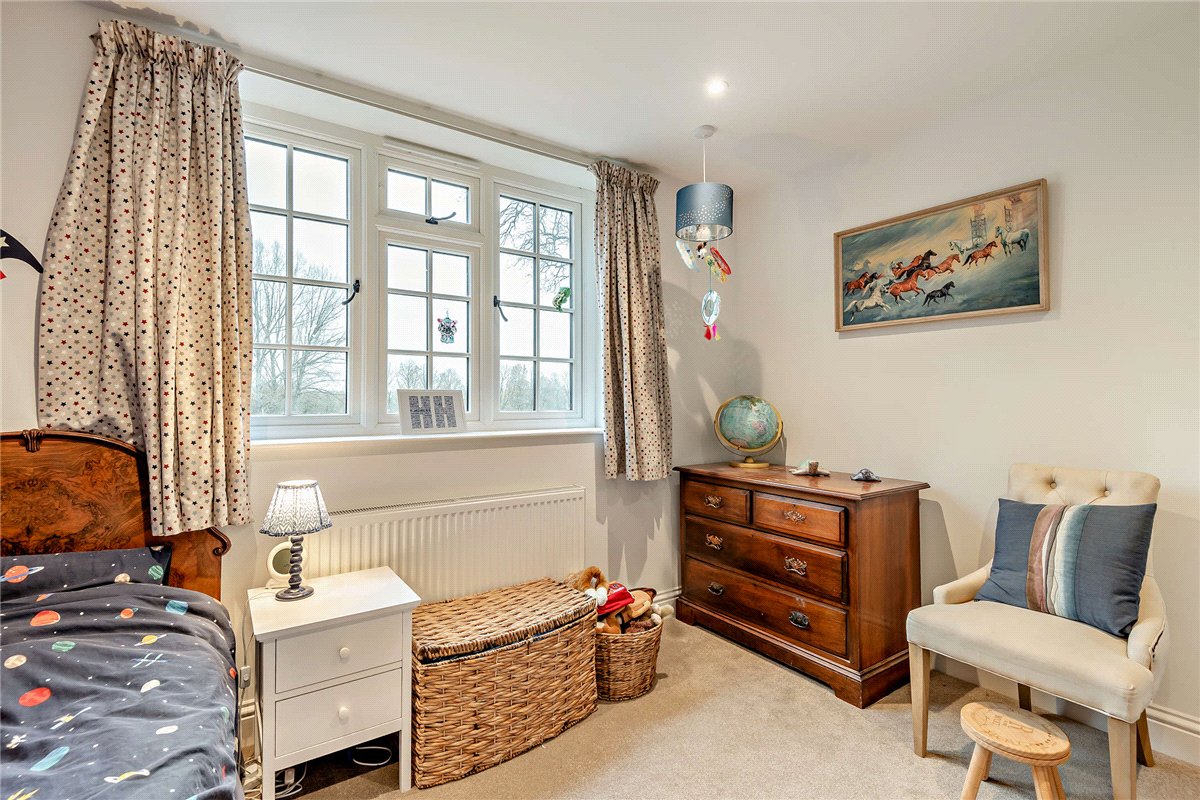 5 bedroom house, Crookham Common, Thatcham RG19 - Available