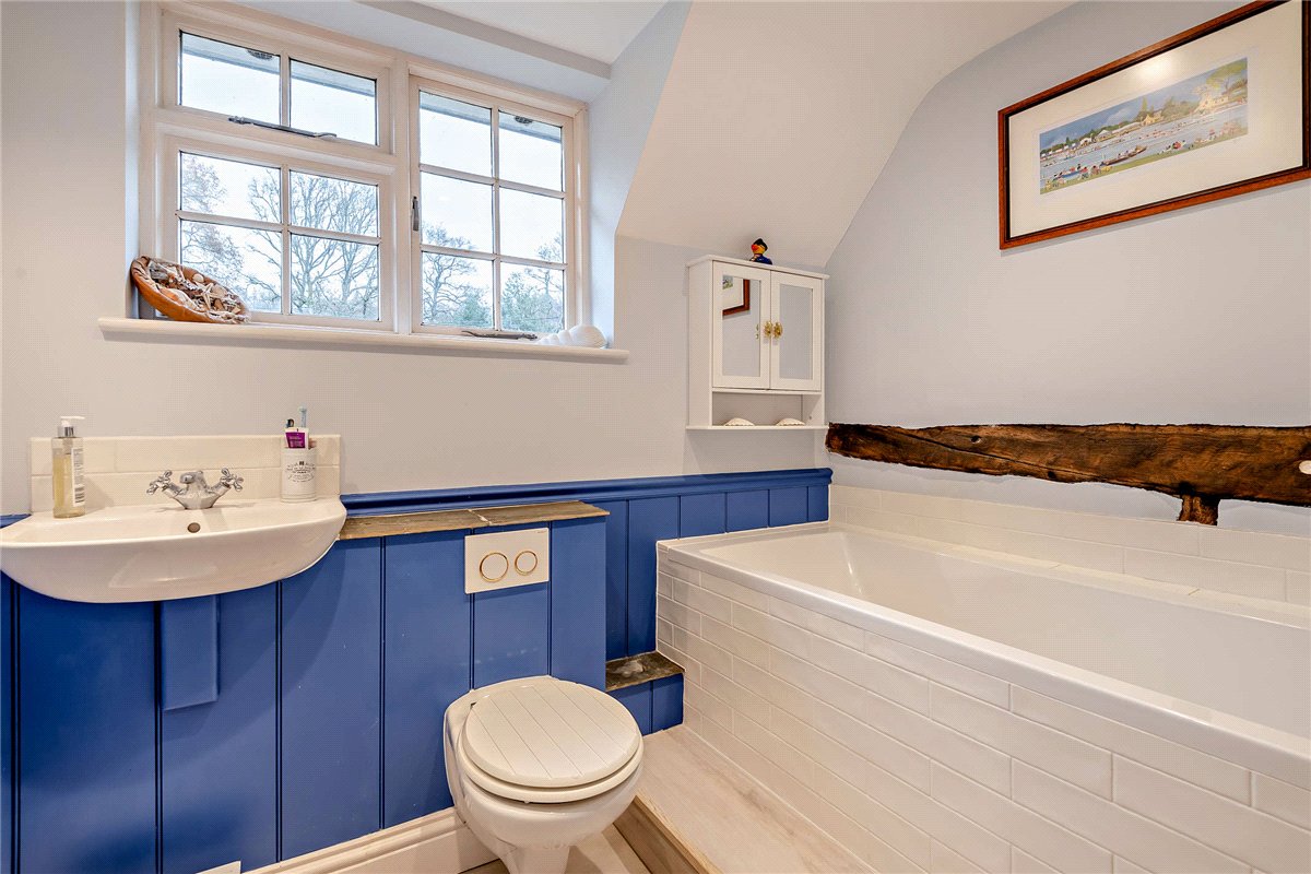 5 bedroom house, Crookham Common, Thatcham RG19 - Available