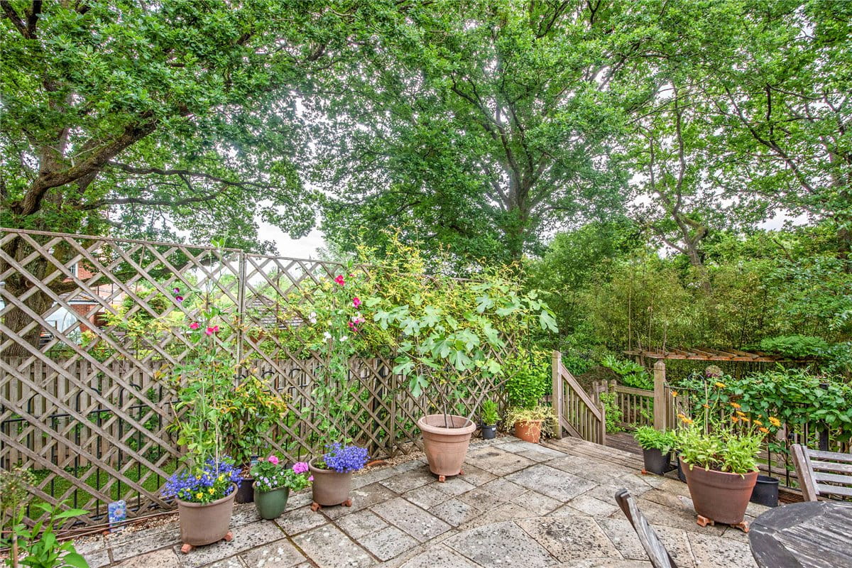 5 bedroom house, Spring Gardens, Newbury RG20 - Sold STC