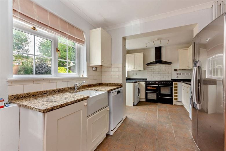 3 bedroom house, Harwood Rise, Woolton Hill RG20 - Sold
