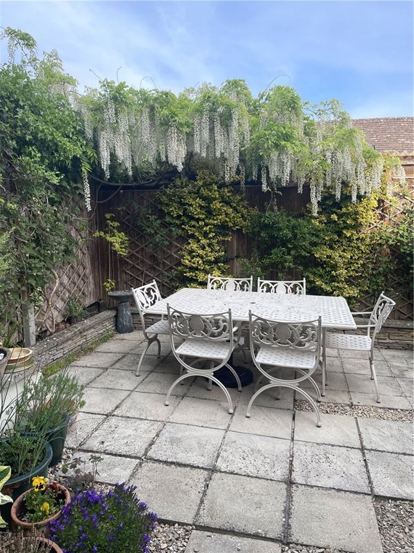 2 bedroom bungalow, Ridgeway Close, Hermitage RG18 - Sold STC