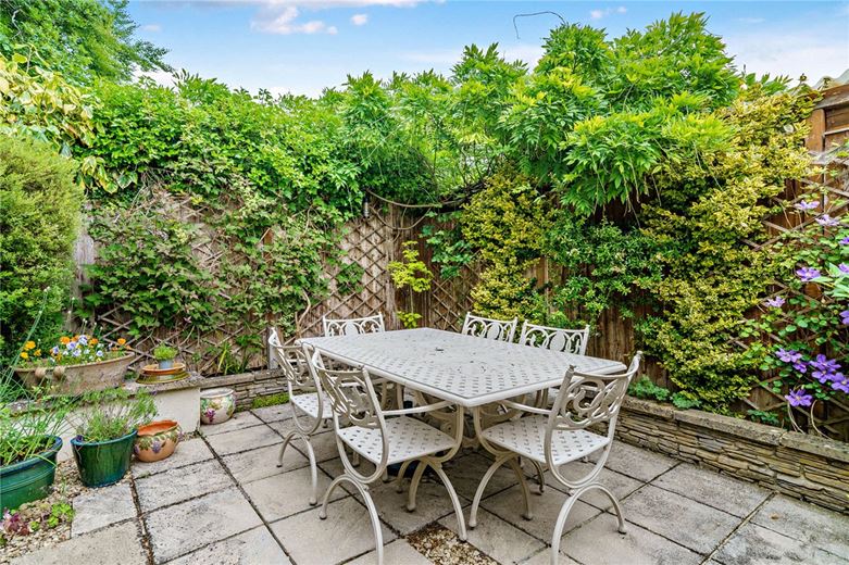 2 bedroom bungalow, Ridgeway Close, Hermitage RG18 - Sold STC