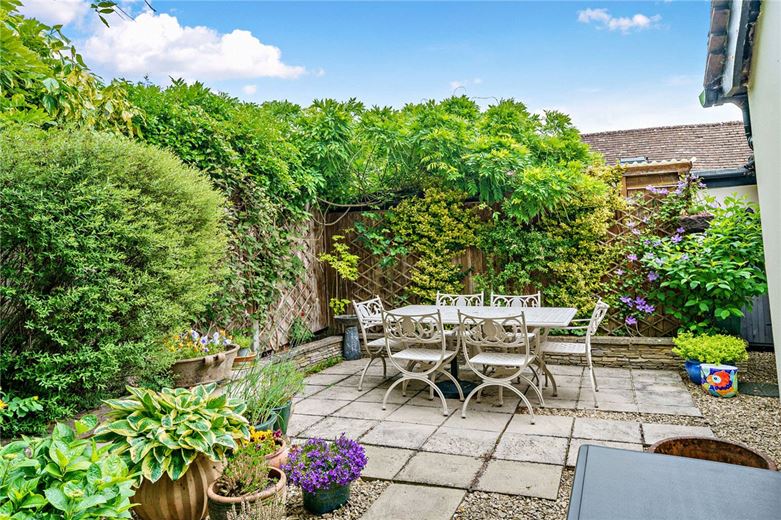 2 bedroom bungalow, Ridgeway Close, Hermitage RG18 - Sold STC