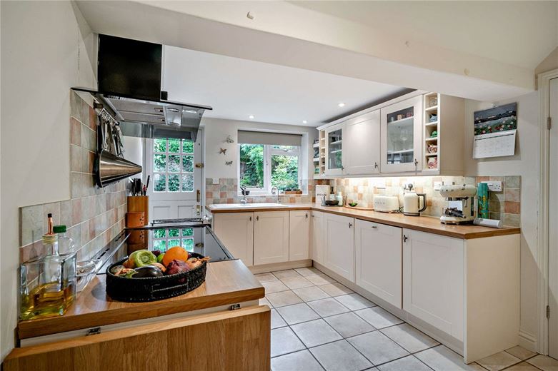 2 bedroom bungalow, Ridgeway Close, Hermitage RG18 - Sold STC