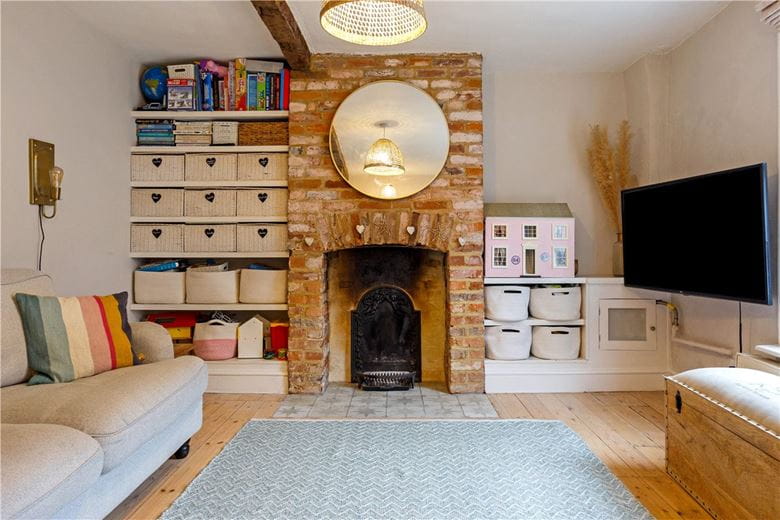 2 bedroom house, Swan Street, Kingsclere RG20 - Sold
