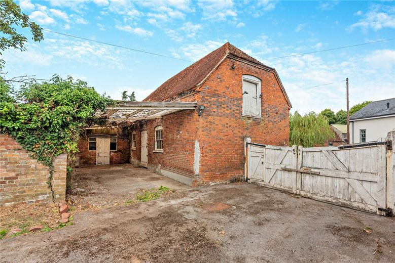 5 bedroom house, Oxford Street, Lambourn RG17 - Sold