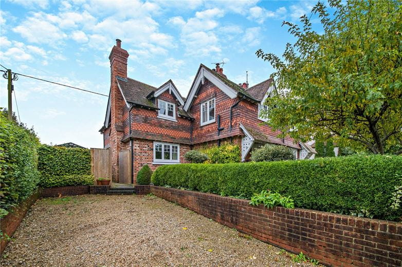 3 bedroom house, East End, Newbury RG20 - Sold