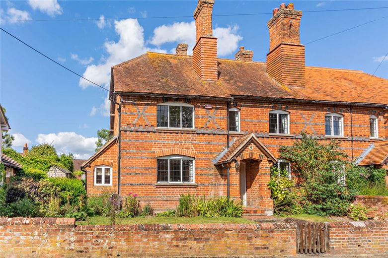 3 bedroom house, Newbury Road, Kingsclere RG20 - Sold STC