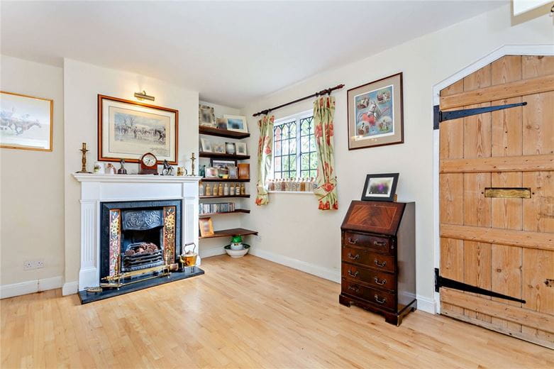 3 bedroom house, Newbury Road, Kingsclere RG20 - Sold STC