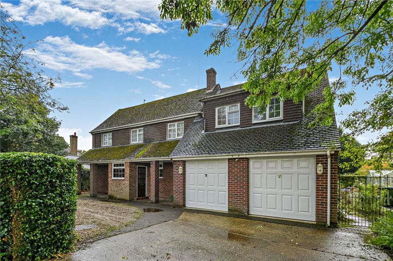 4 bedroom house, Donnington Square, Newbury RG14 - Sold