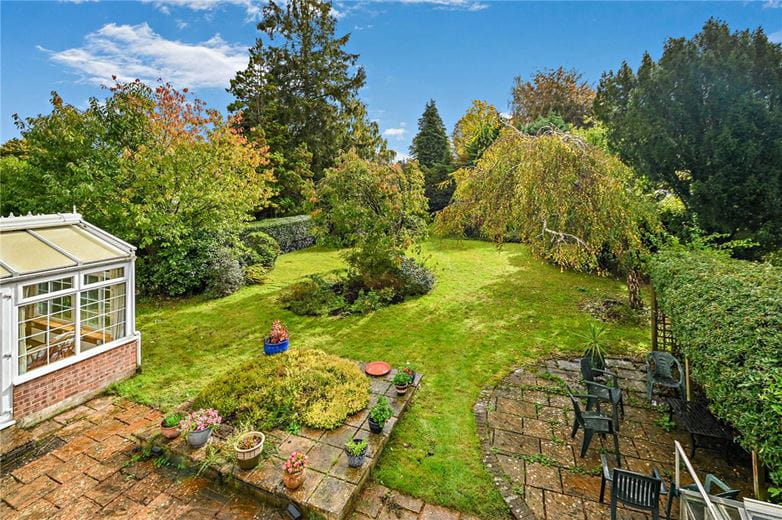 4 bedroom house, Donnington Square, Newbury RG14 - Sold