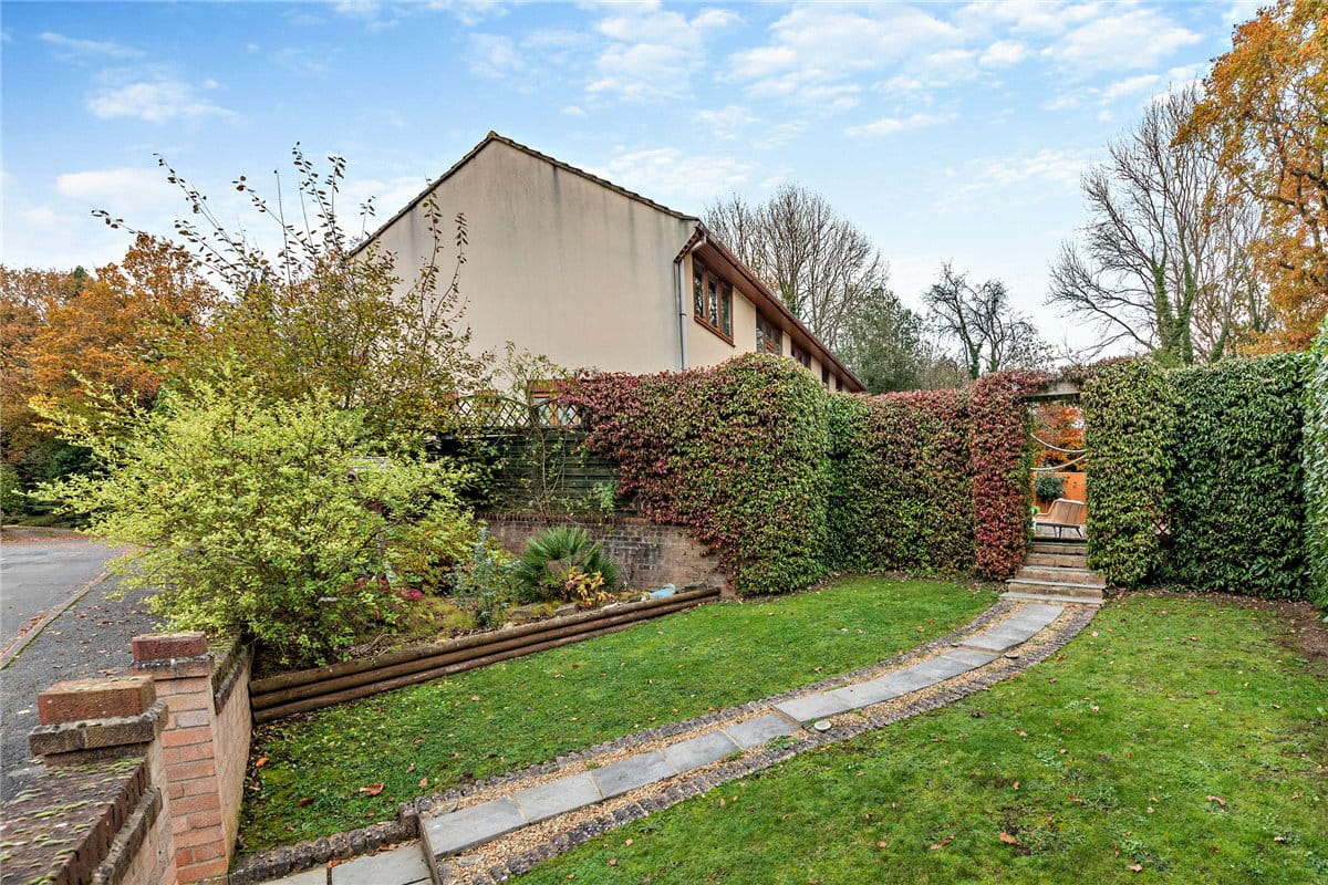 4 bedroom house, Hatch Close, Chapel Row RG7 - Sold STC