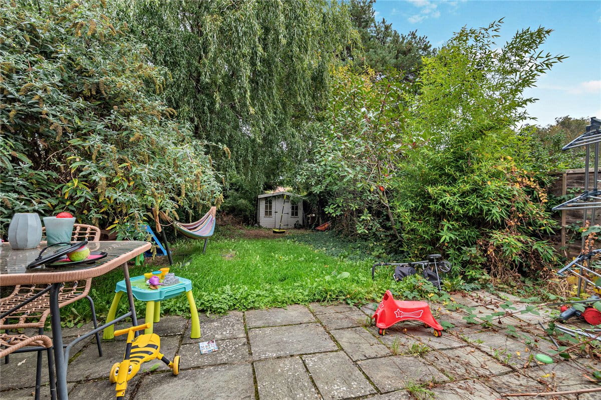 4 bedroom house, Cold Ash Hill, Cold Ash RG18 - Available