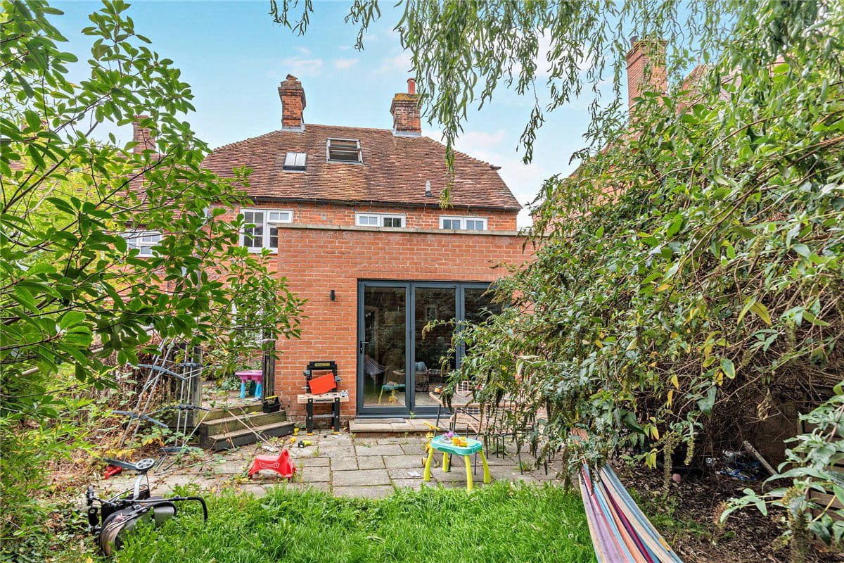 4 bedroom house, Cold Ash Hill, Cold Ash RG18 - Available