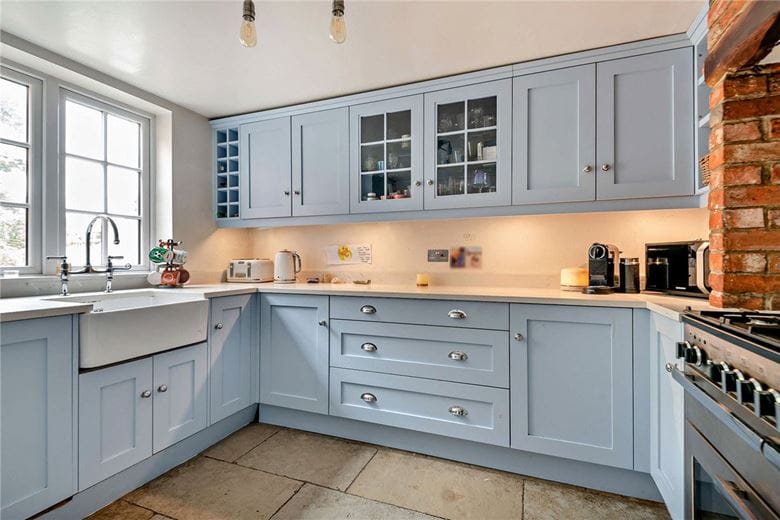 4 bedroom house, Cold Ash Hill, Cold Ash RG18 - Available