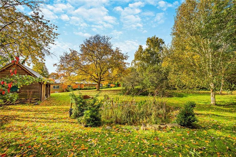 4 bedroom house, Long Lane, Shaw RG14 - Sold STC