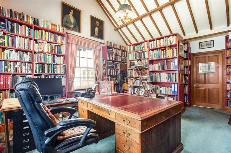 6 bedroom house, Eastbury, Hungerford RG17 - Available