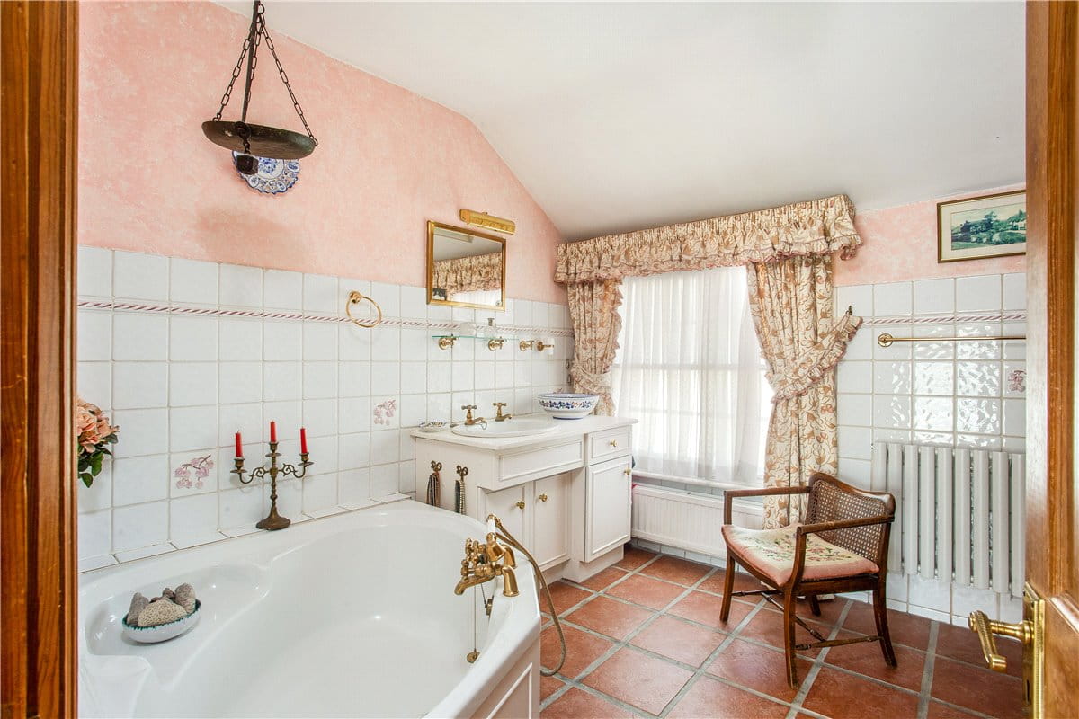 6 bedroom house, Eastbury, Hungerford RG17 - Available