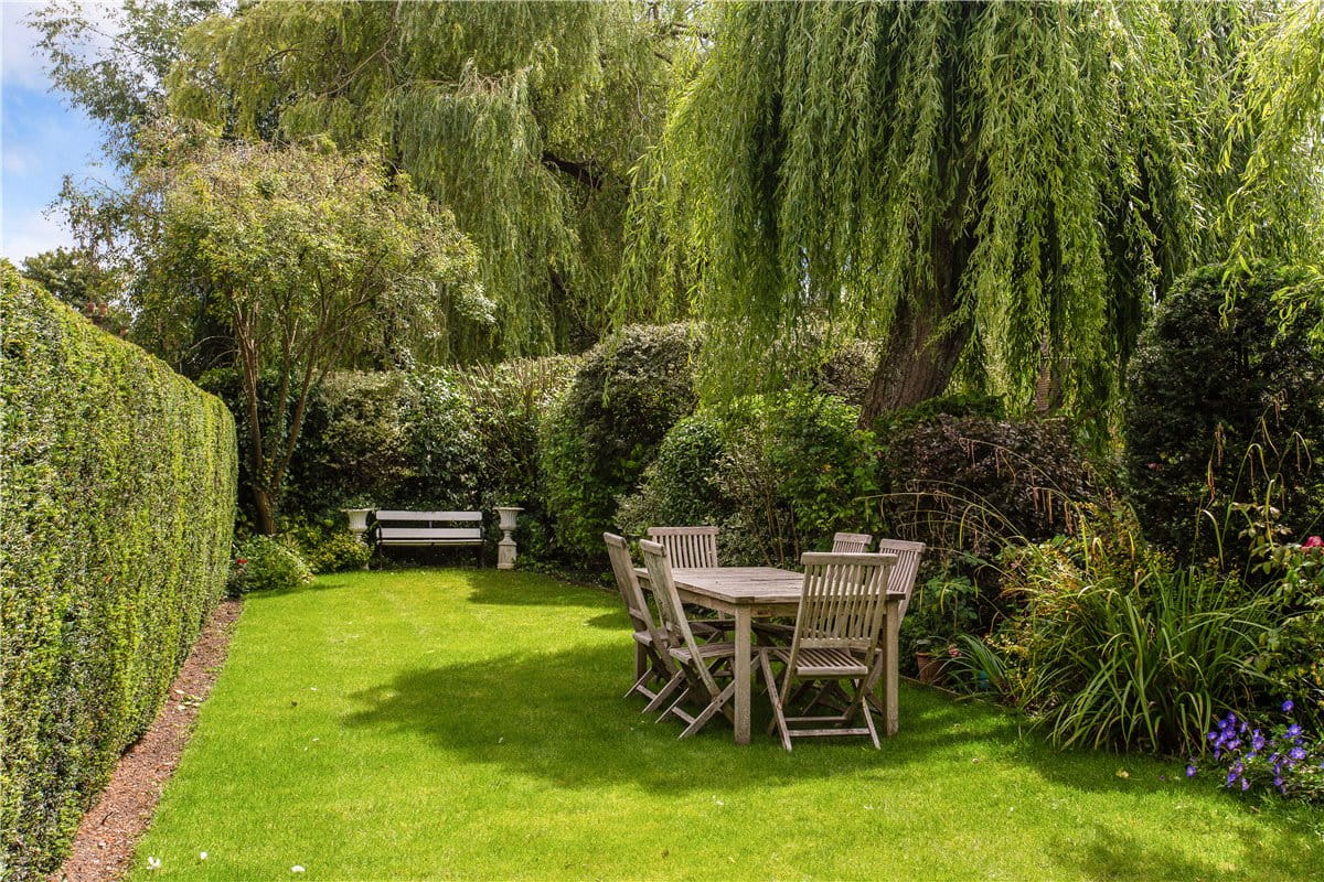 6 bedroom house, Eastbury, Hungerford RG17 - Available