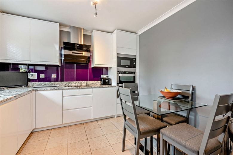 4 bedroom house, Ludlow Close, Newbury RG14 - Available
