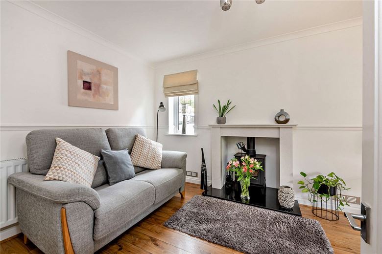 4 bedroom house, Ludlow Close, Newbury RG14 - Available