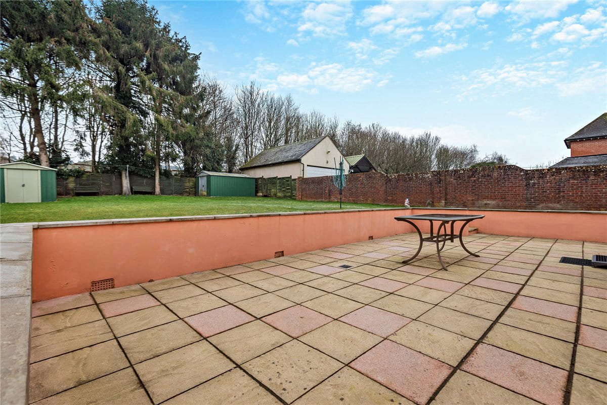 4 bedroom bungalow, Long Lane, Hermitage RG18 - Available