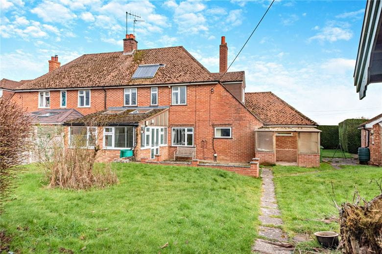 3 bedroom house, Gravelly Close, North End RG20 - Available