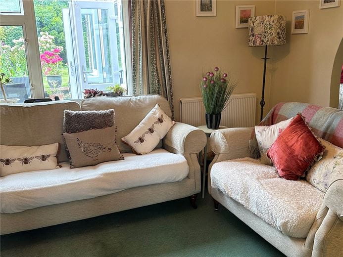 3 bedroom house, Gravelly Close, North End RG20 - Available