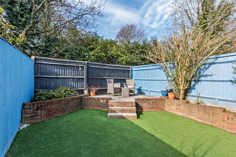 2 bedroom house, Paddock End, Woolton Hill RG20 - Sold