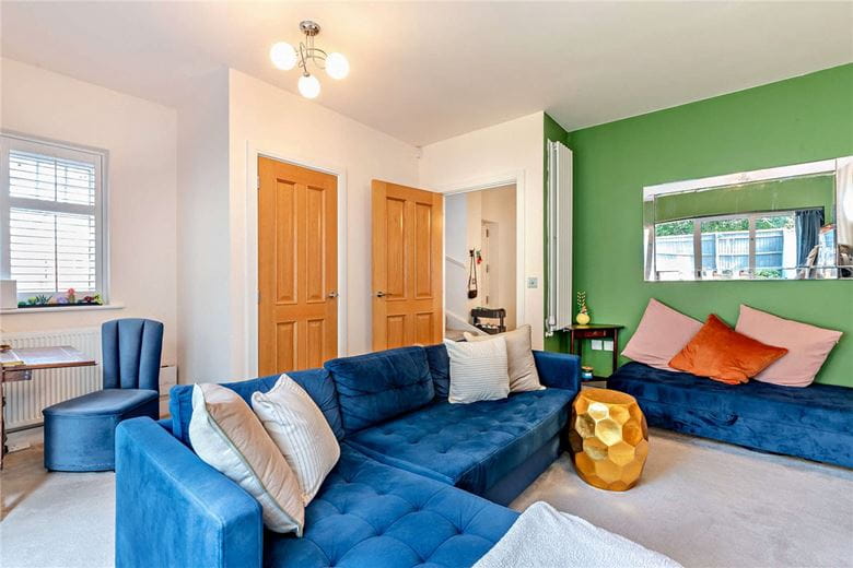 2 bedroom house, Paddock End, Woolton Hill RG20 - Sold