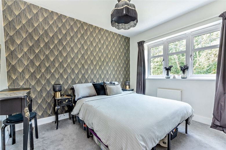 2 bedroom house, Paddock End, Woolton Hill RG20 - Sold