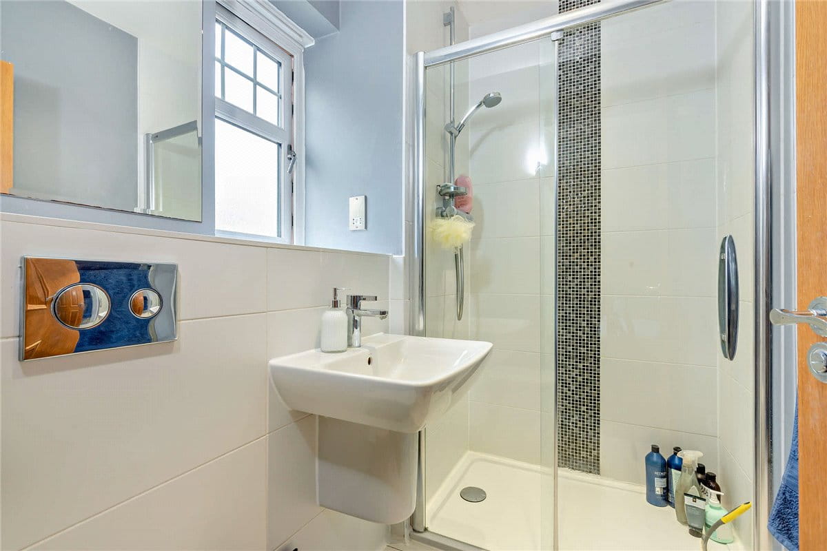 2 bedroom house, Paddock End, Woolton Hill RG20 - Sold